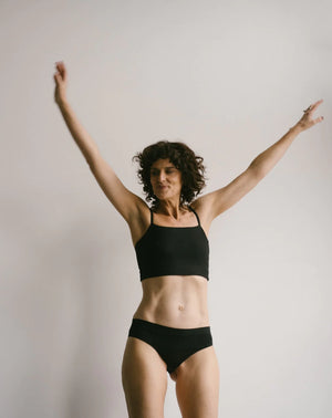 Huha Tata Crop Cami | Black + Grey