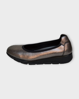 Saydo Filbert leather Ballet Flats | Gunmetal + Black