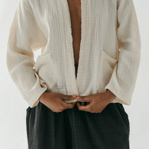 Pokoloko Crinkle Short Jacket | Cream + Black