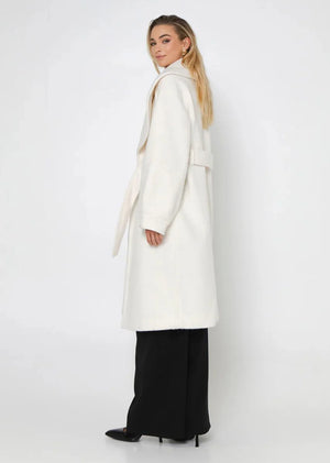 Madison The Label Tully Coat | Cream
