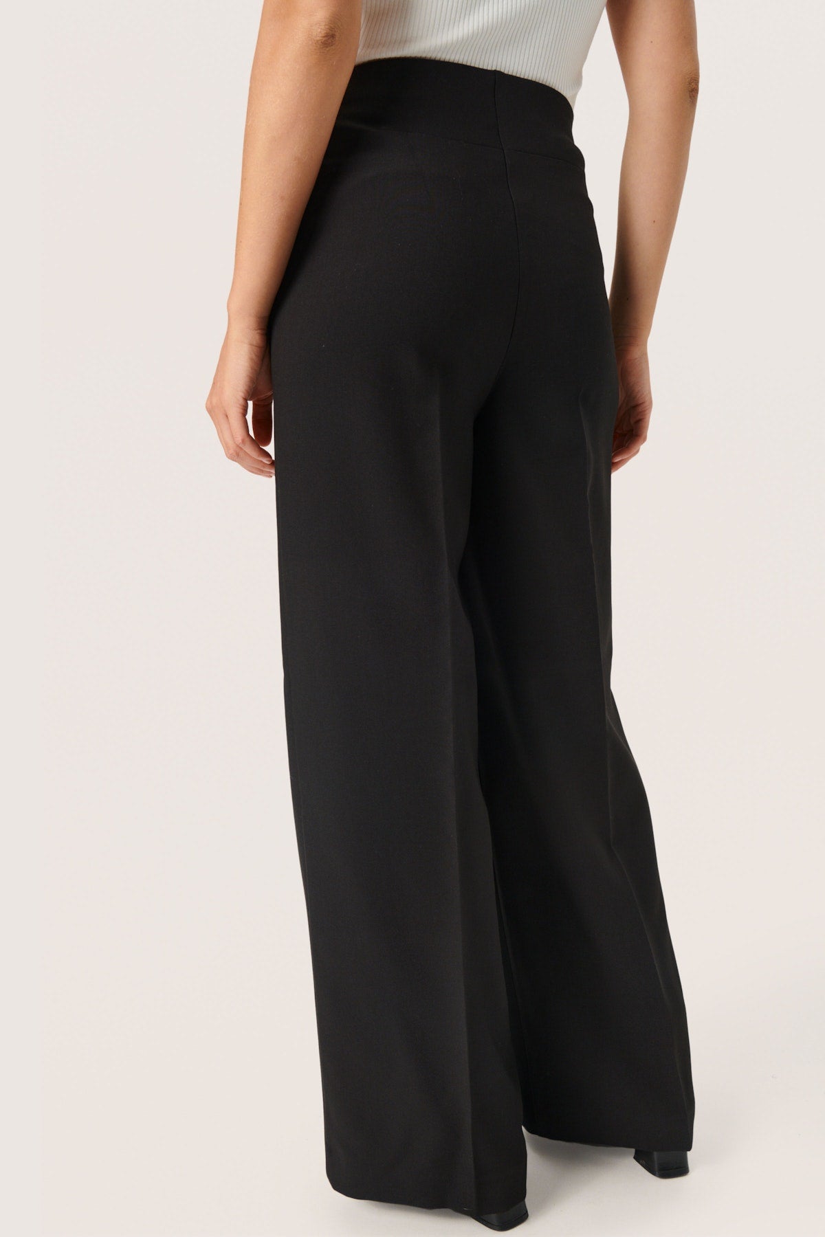 Soaked Corinne Wide Pants | Black