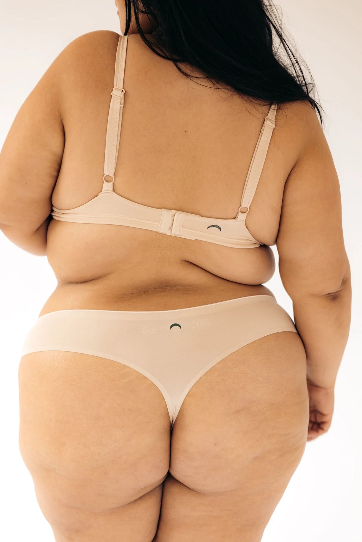 Huha Seamless Low-Mid Rise Thong | Beige