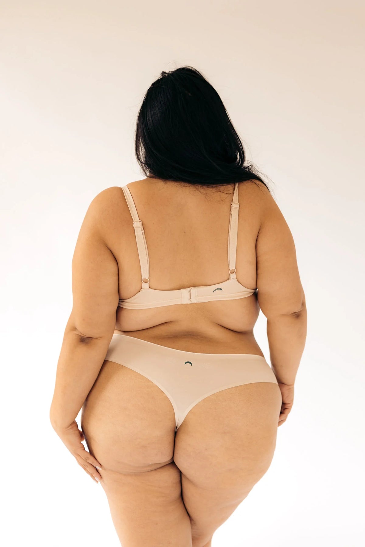 Huha Seamless Low-Mid Rise Thong | Beige