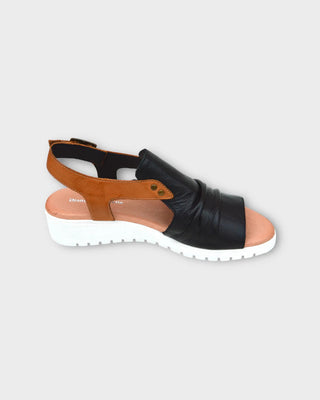 Django & Juliette Madis Leather Sandal | Black