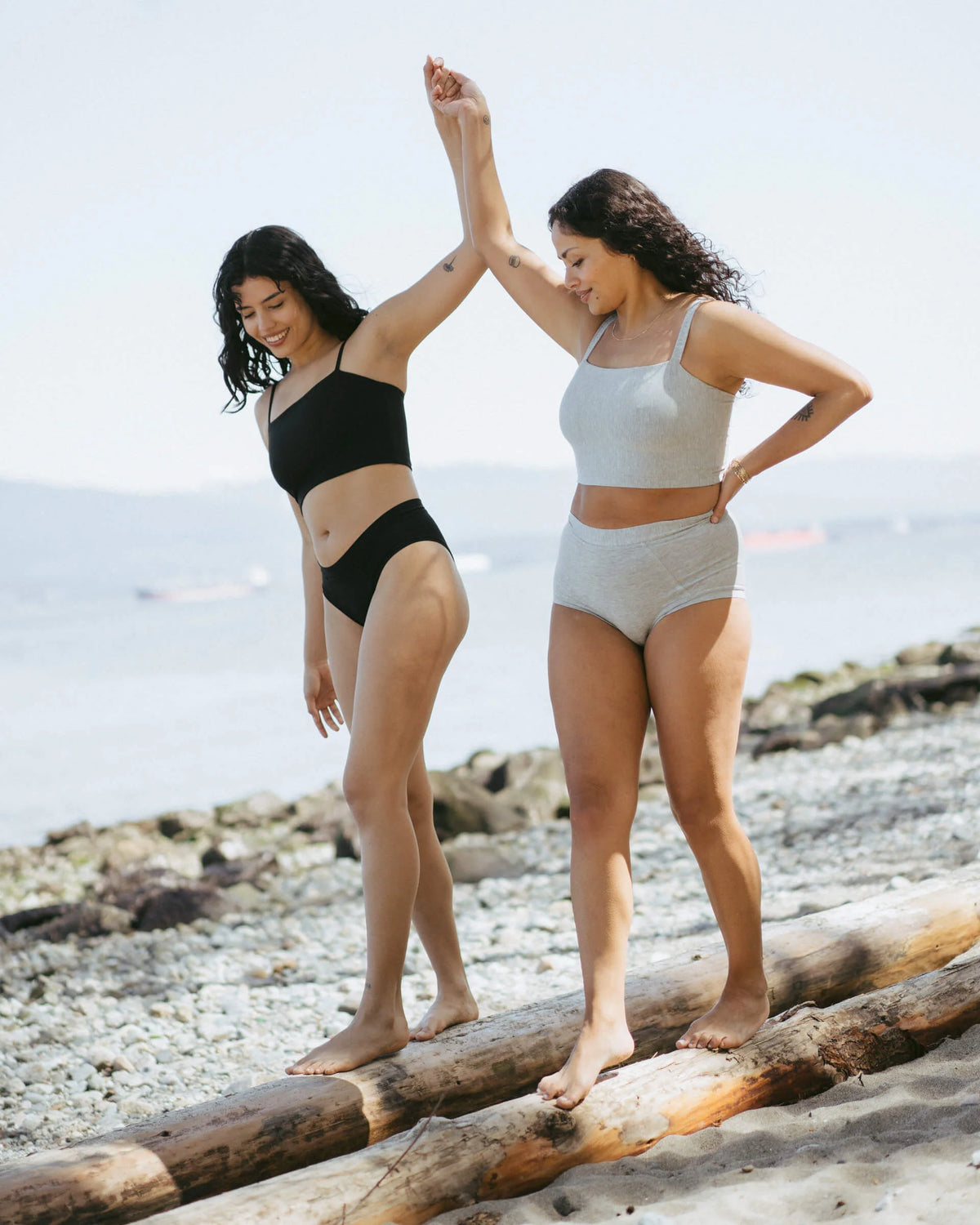 Huha Tata Crop Cami | Black + Grey