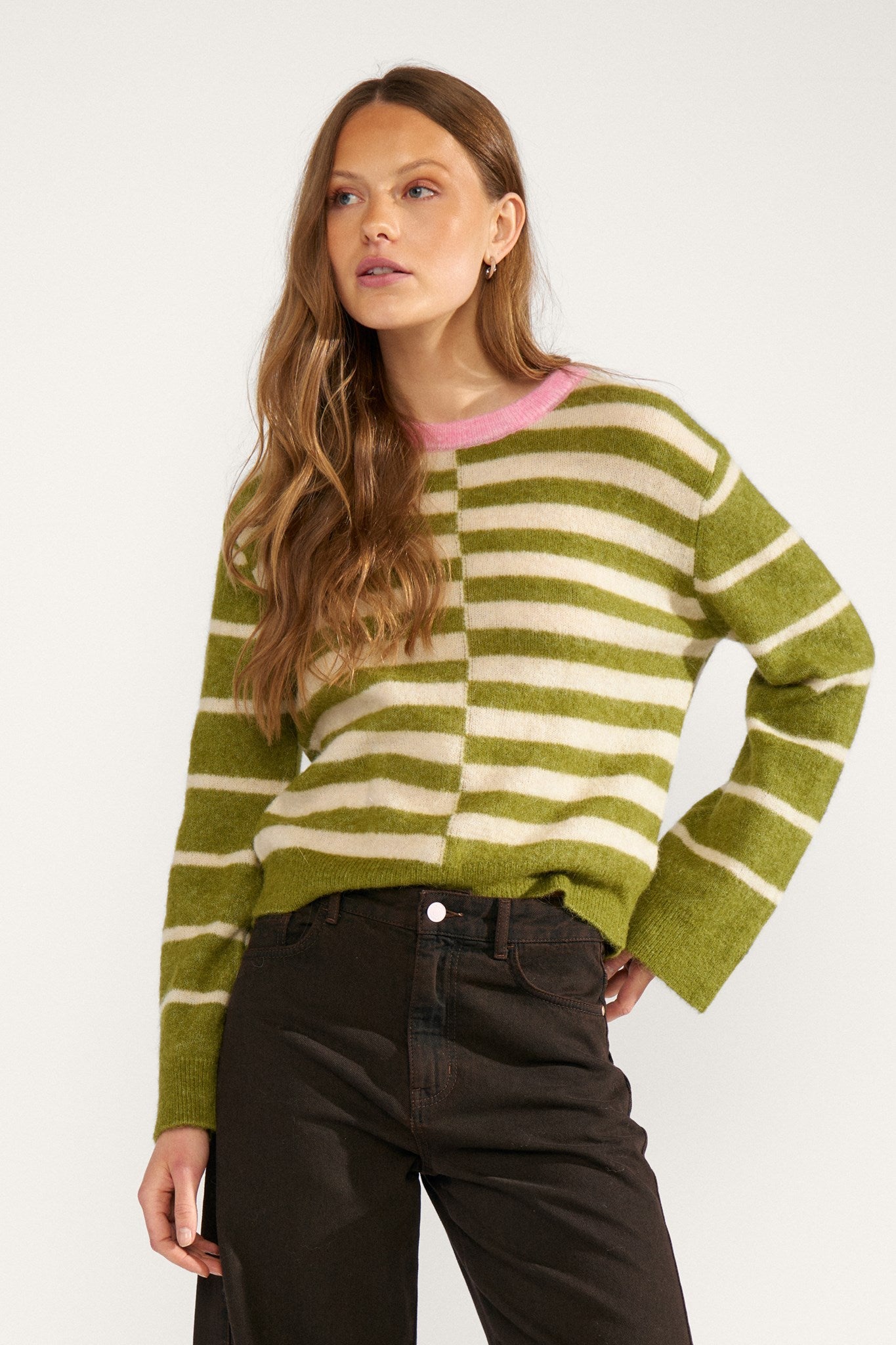 GREEN