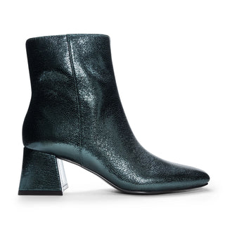 Chinese Laundry Dreamy Boot | Eggshell + Metallic Green