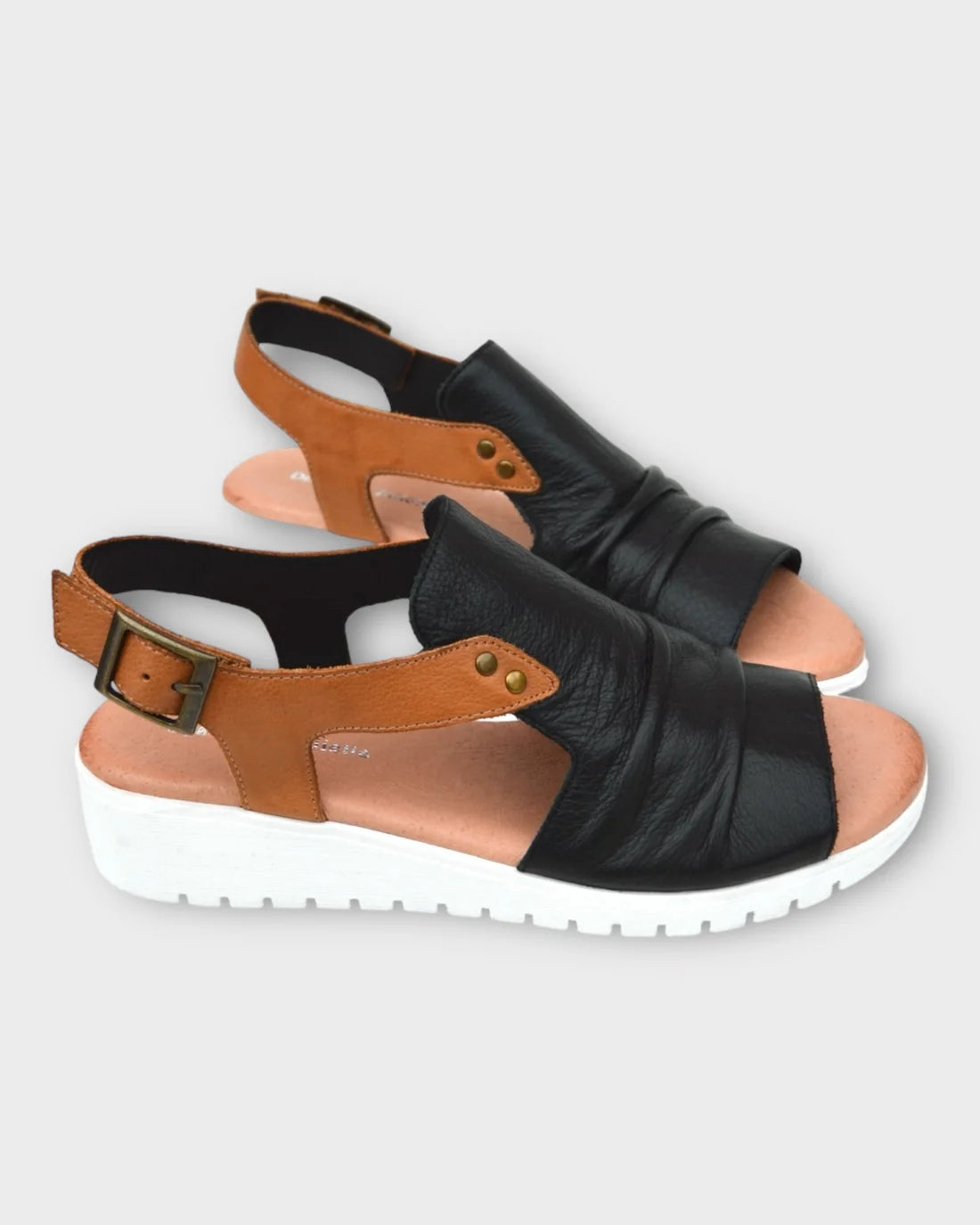 Django & Juliette Madis Leather Sandal | Black