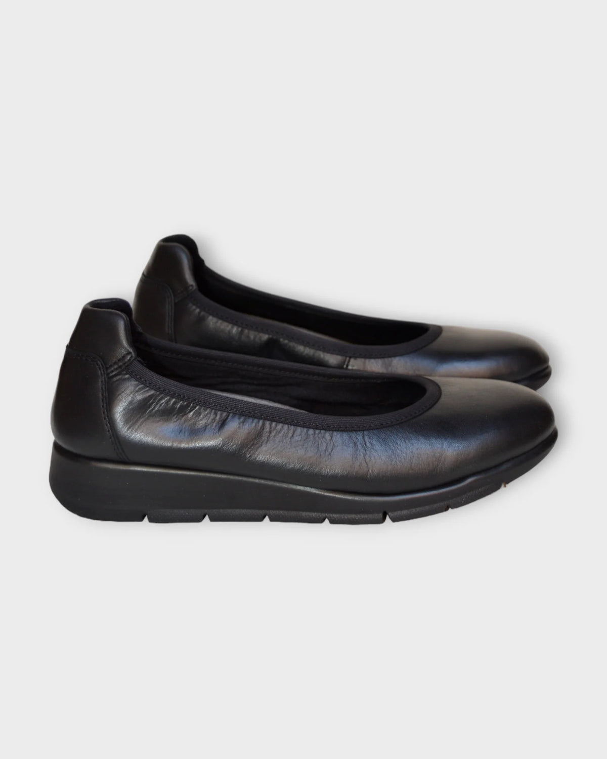 Saydo Filbert leather Ballet Flats | Gunmetal + Black