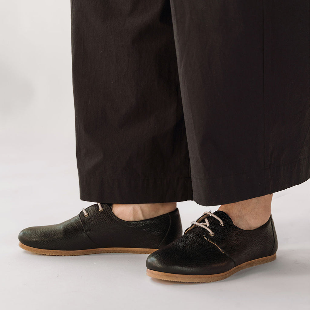 Poppy Barley The Eyelet Oxford 2.0 | Black