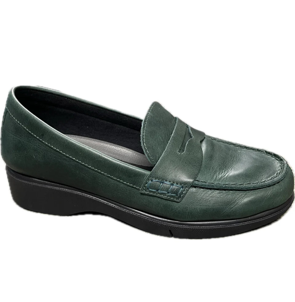 Saydo Amber Leather Loafers  Green + Black