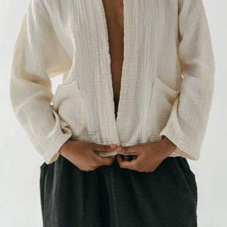 Pokoloko Crinkle Short Jacket | Cream + Black