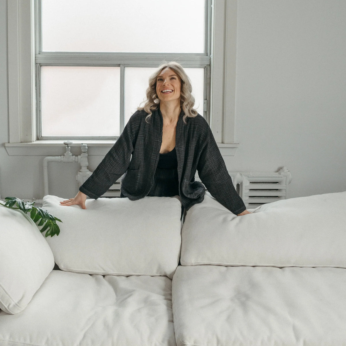 Pokoloko Crinkle Short Jacket | Cream + Black