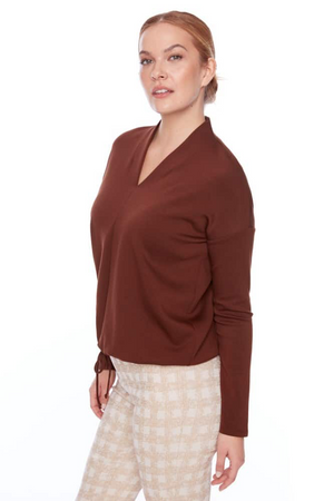 Up! V-neck Long Sleeve Top |