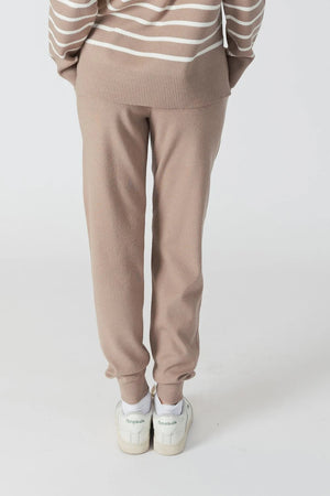 Lyla & Luxe Clover Jogger | Caramel