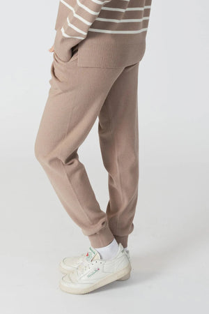 Lyla & Luxe Clover Jogger | Caramel