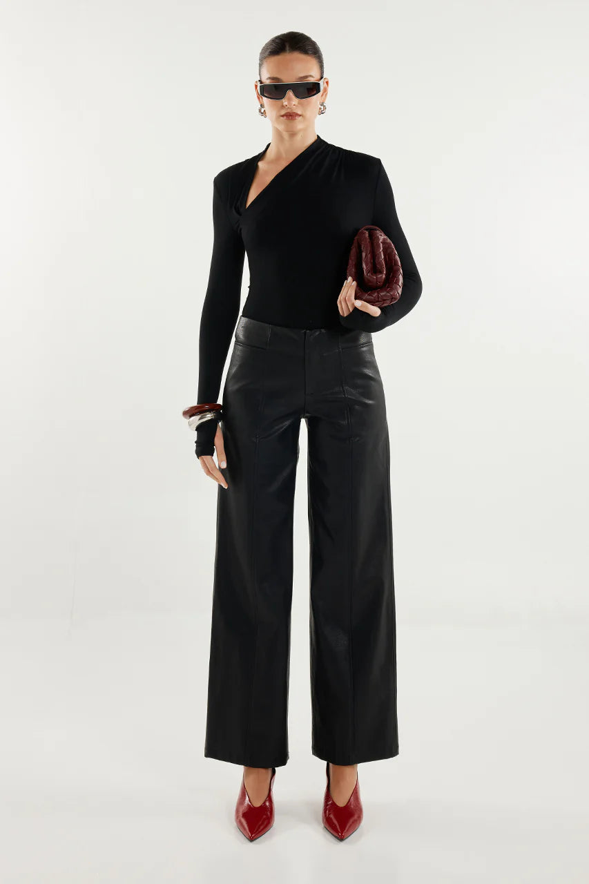 Madison The Label Laury Top | Black