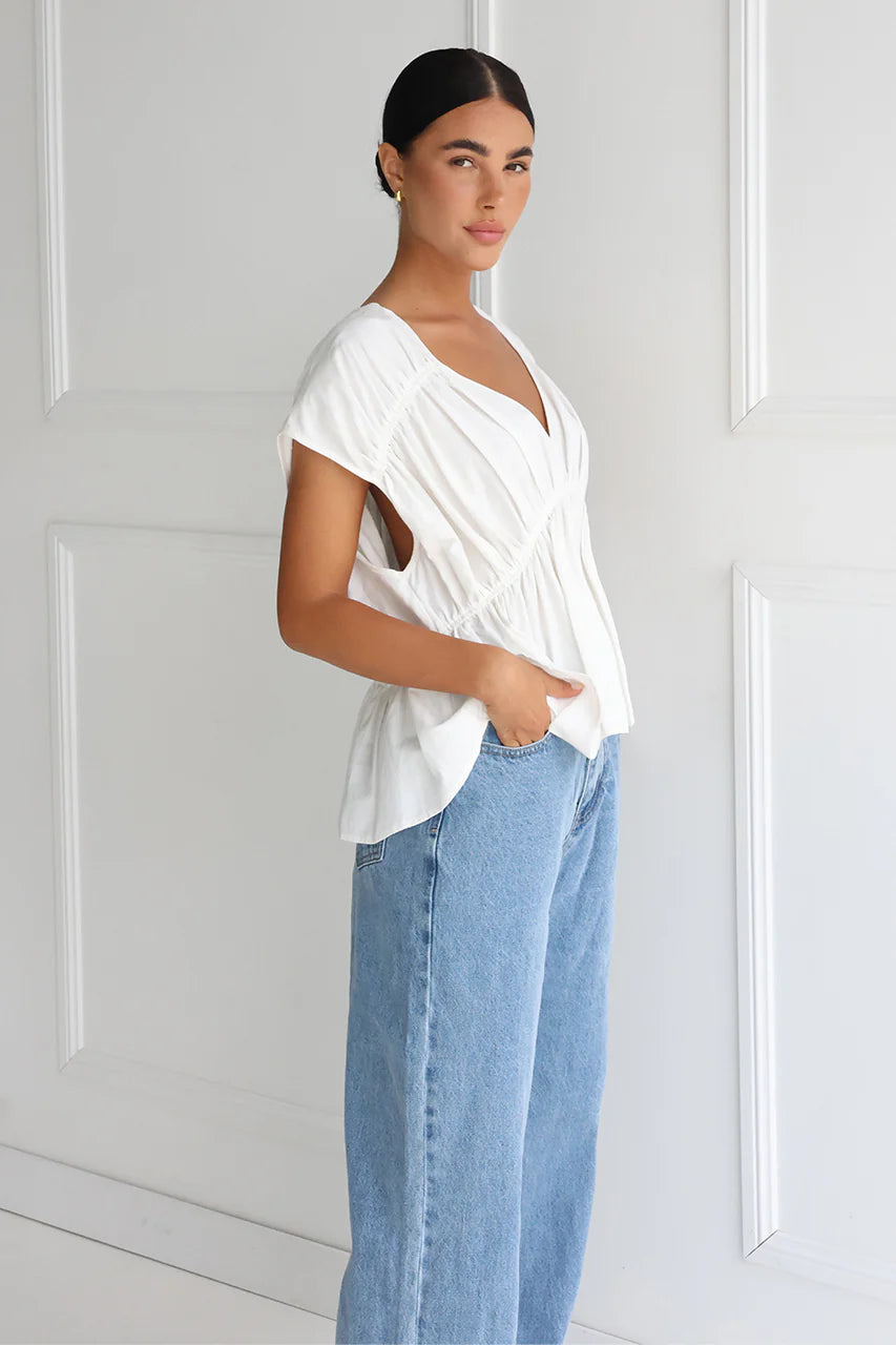 Madison The Label Benita Linen Top | White