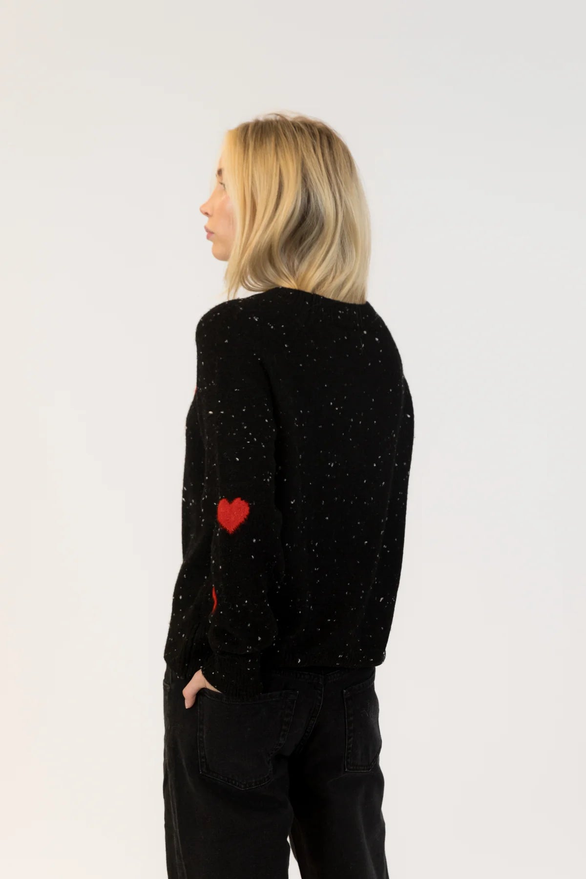 Lyla & Lux Philippa Pullover | Black Red Fleck