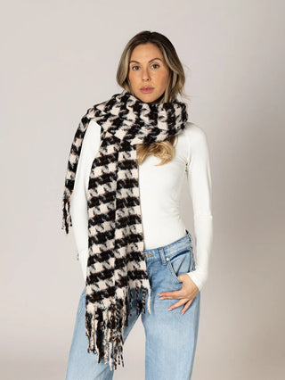 Lyla & Luxe Houndstooth Supersoft Scarf