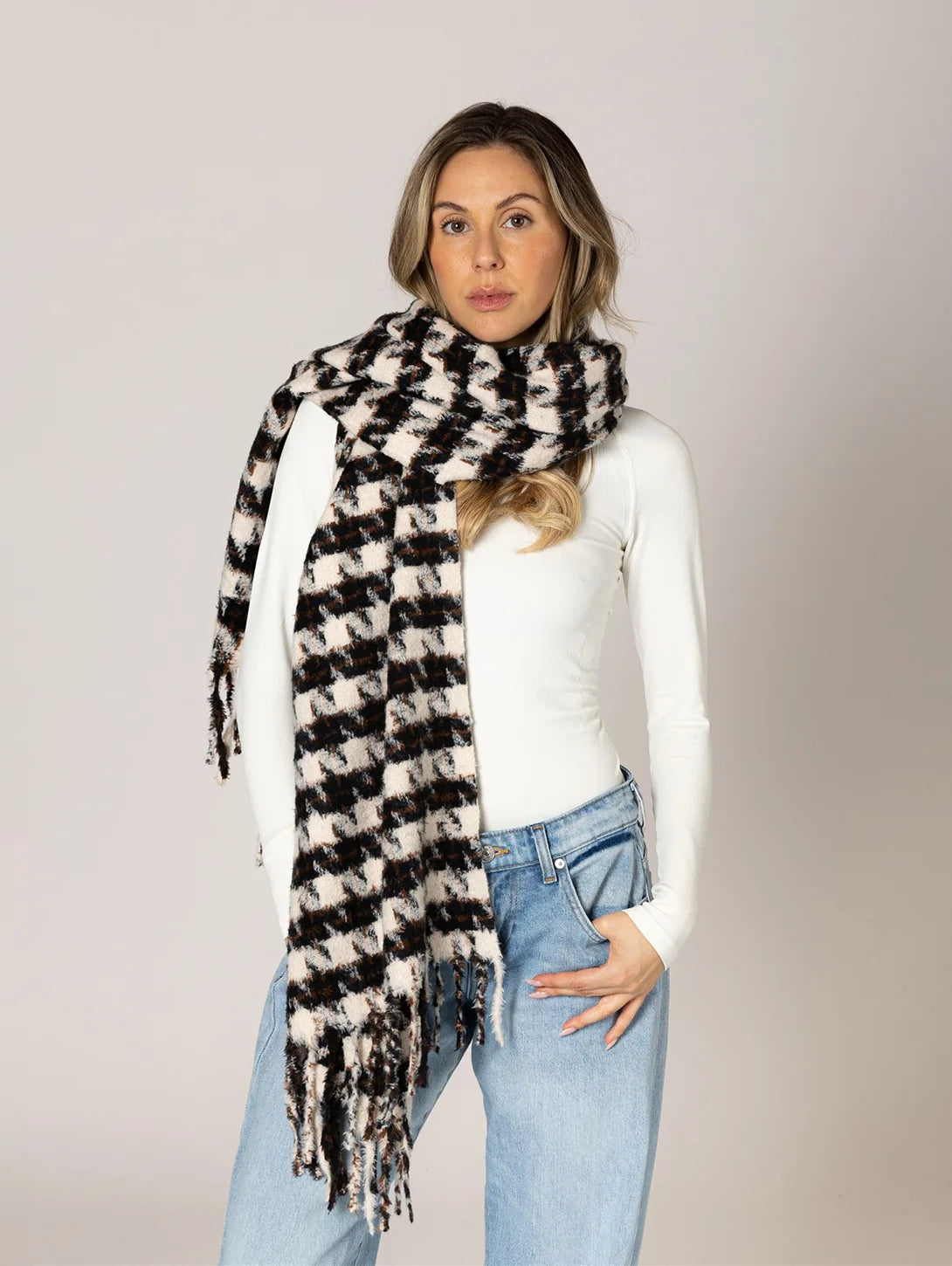 HOUNDSTOOTH