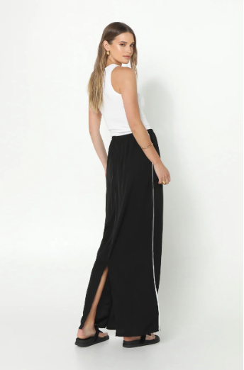 Madison The Label Clara Skirt | Black