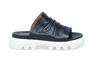 Miz Mooz Plymouth Sandals | Black