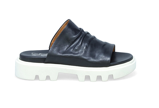 Miz Mooz Plymouth Sandals | Black