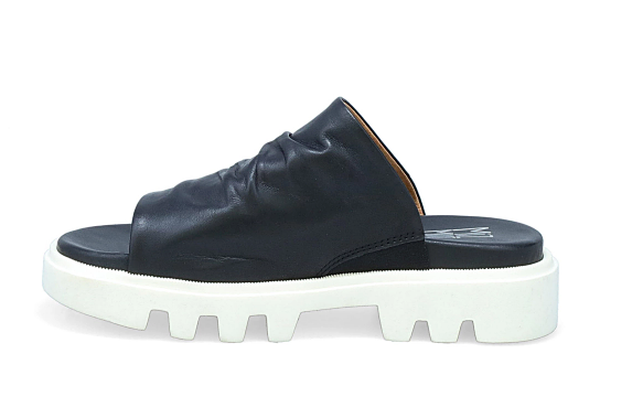 Miz Mooz Plymouth Sandals | Black