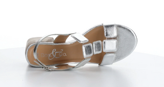 Bos & Co Glow Sandals | White + Silver