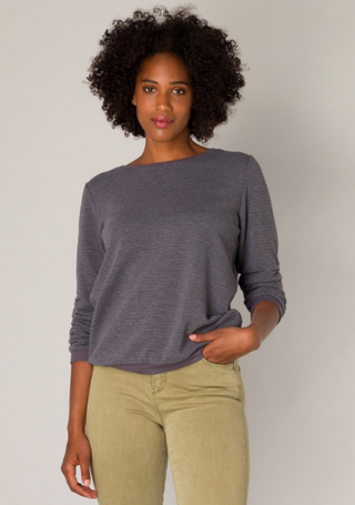 Yest Olvin Essential Top | Grey + Dark Red