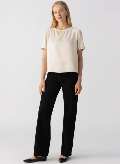 Sanctuary Timeless Satin Tee | Almond