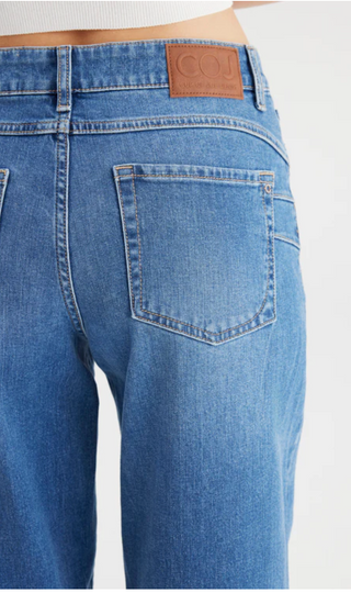 Cup of Joe Beth Mid Waist Cropped Jean | Medium Blue