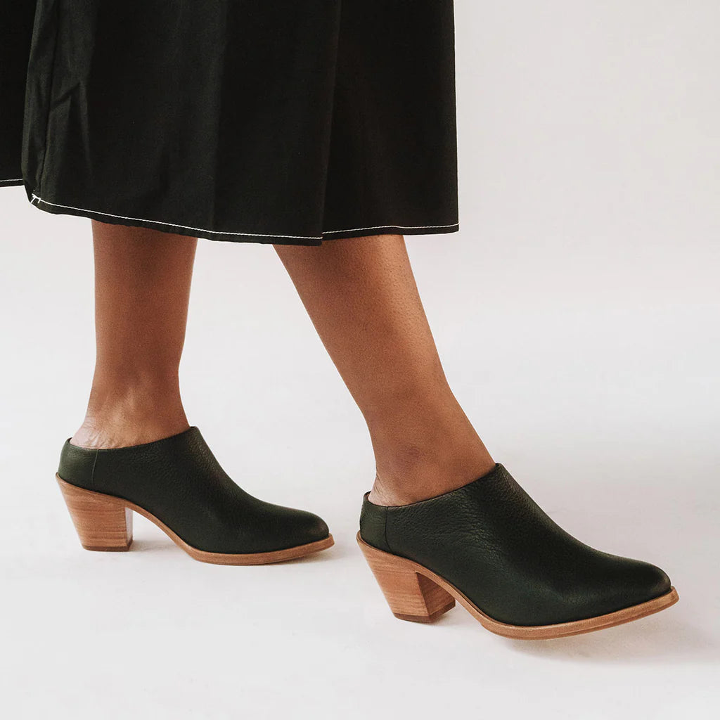 Poppy Barley The Low Down Heeled Mule | Black