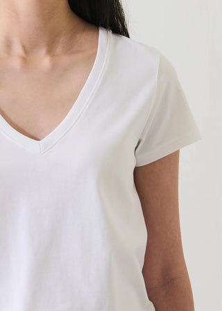 Patrick Assaraf Stretch Slim V-Neck T-Shirt | Black + White
