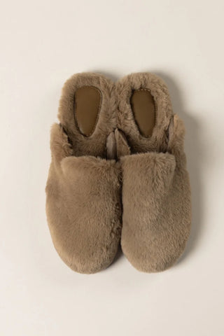 Lyla & Luxe Faux Fur Mule Slippers | Camel