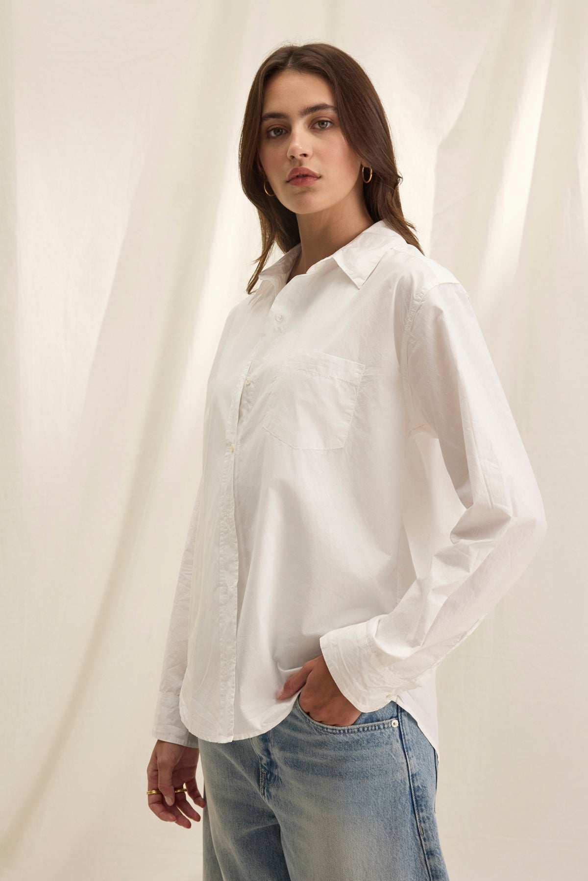 Velvet By Graham & Spencer Grace07 Cleo Wade Cotton Poplin Shirt | White