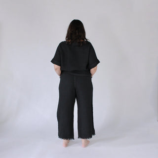 Pokoloko Crinkle Boat Top | Black + Denim