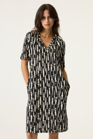Garcia Printed Dress | Black