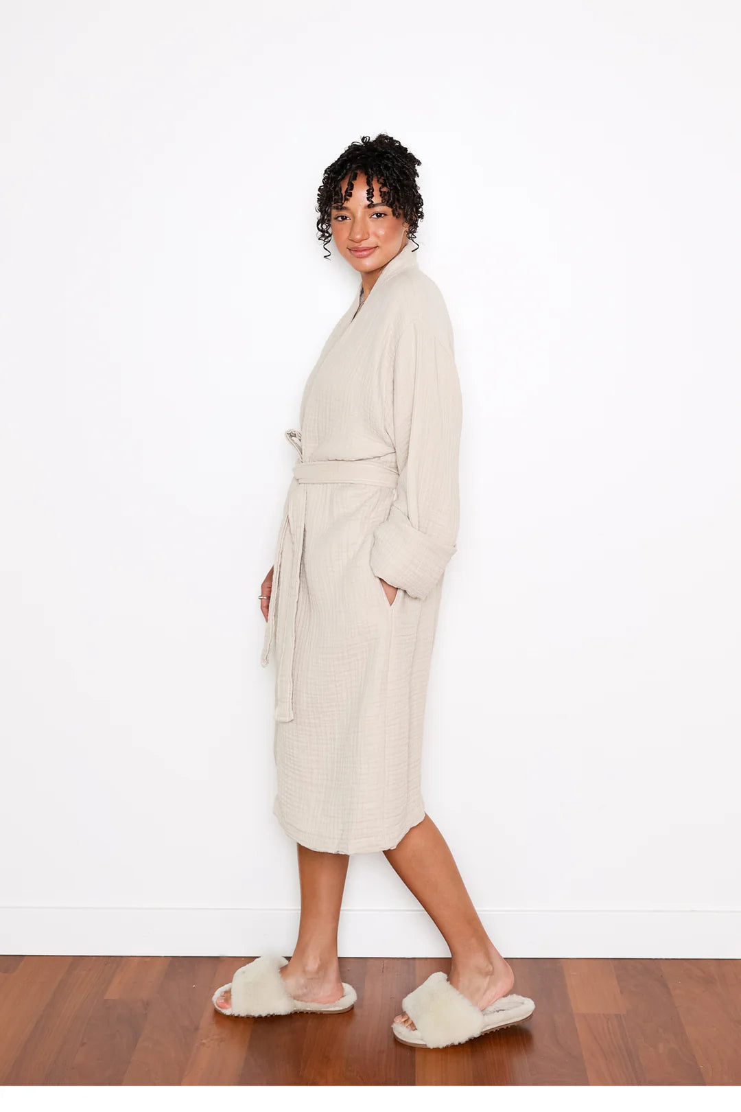 Tofino Towel The Quest Muslin Robe | Beige + Seashell