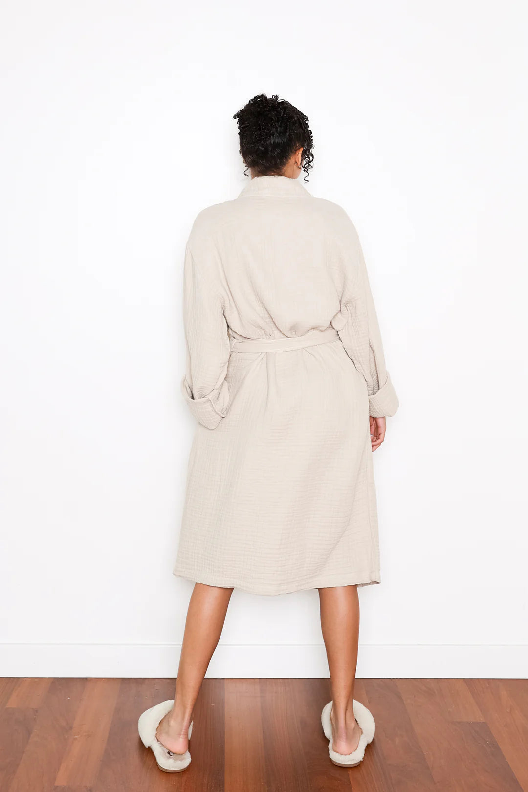 Tofino Towel The Quest Muslin Robe | Beige + Seashell