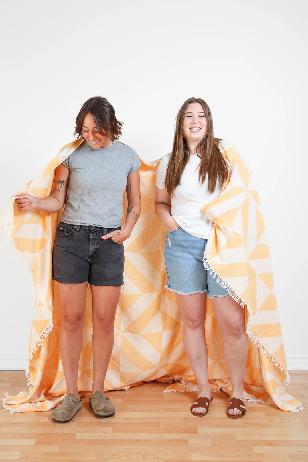 Tofino Towel The Como X-Large Beach Throw | Apricot