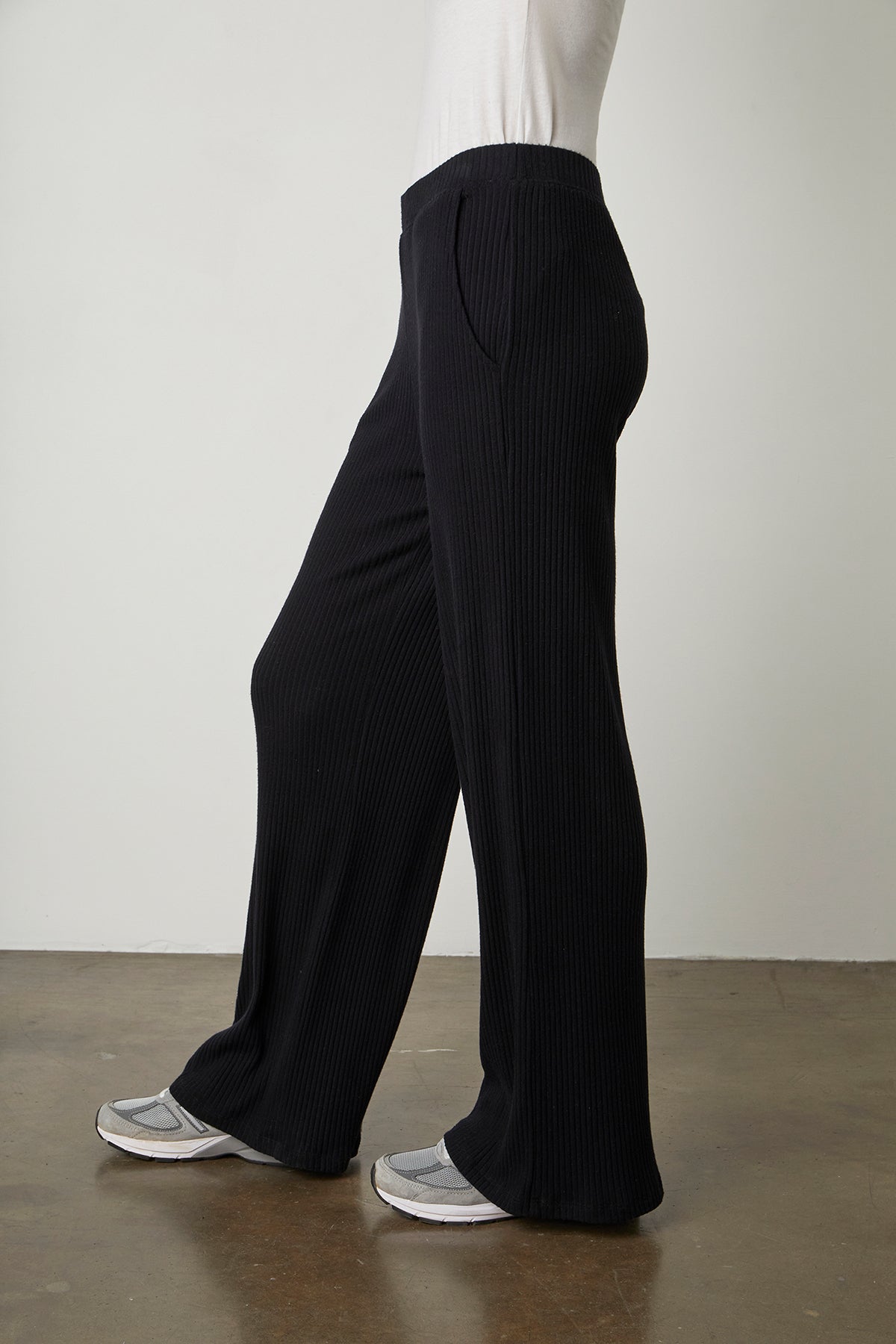 Velvet by Graham & Spencer Astrid Wide Leg Pant | Ash